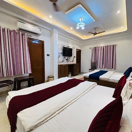 Hotel Mm Grand Varanasi Esterno foto